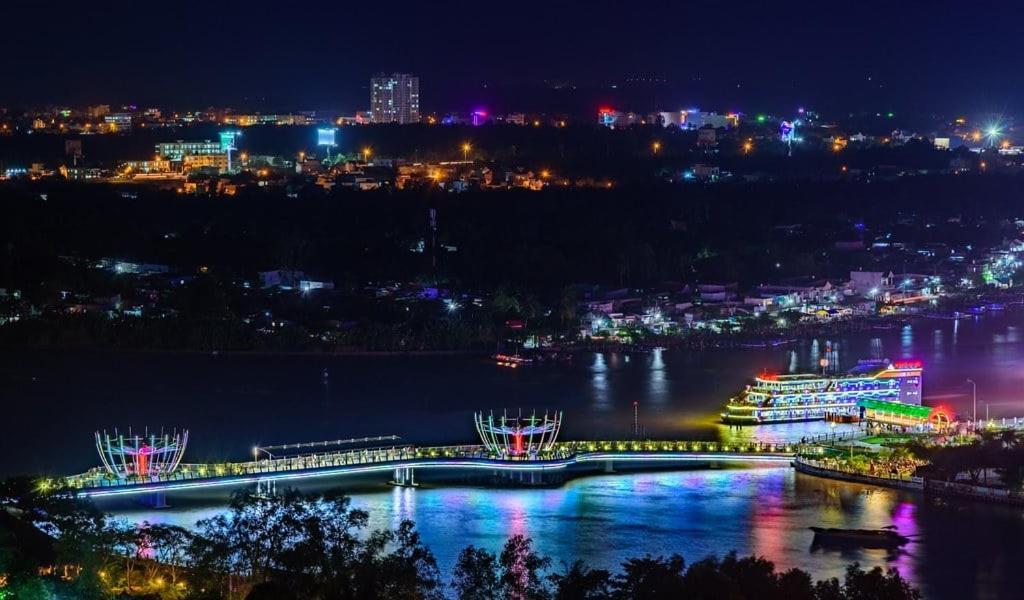Отель Khach San Nam Do 1 Кантхо Экстерьер фото